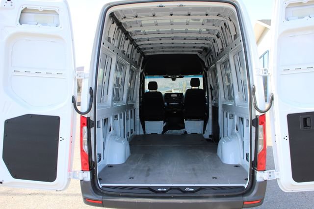 Used 2023 Mercedes-Benz Sprinter 2500 image 29