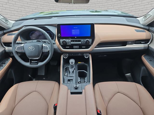 Used 2026 Toyota Grand Highlander AWD image 10