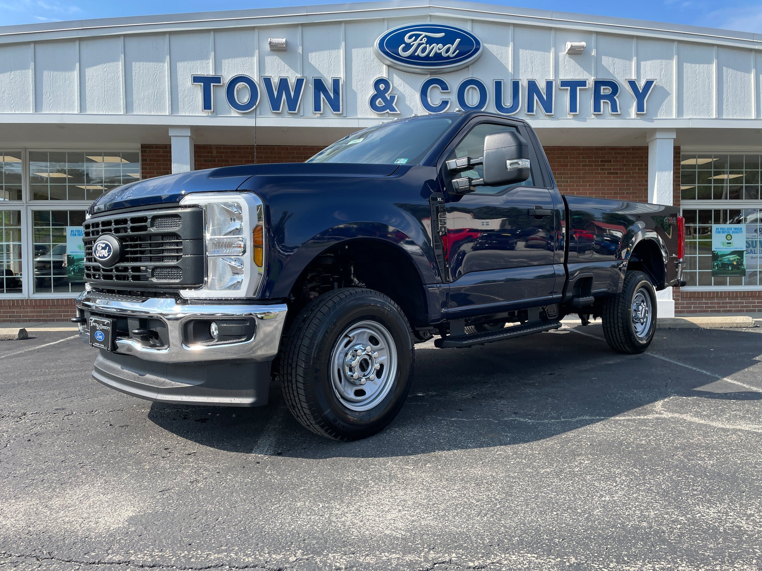 New 2027 Ford F250 XL w/ XL Chrome Package AWD/4WD image 3