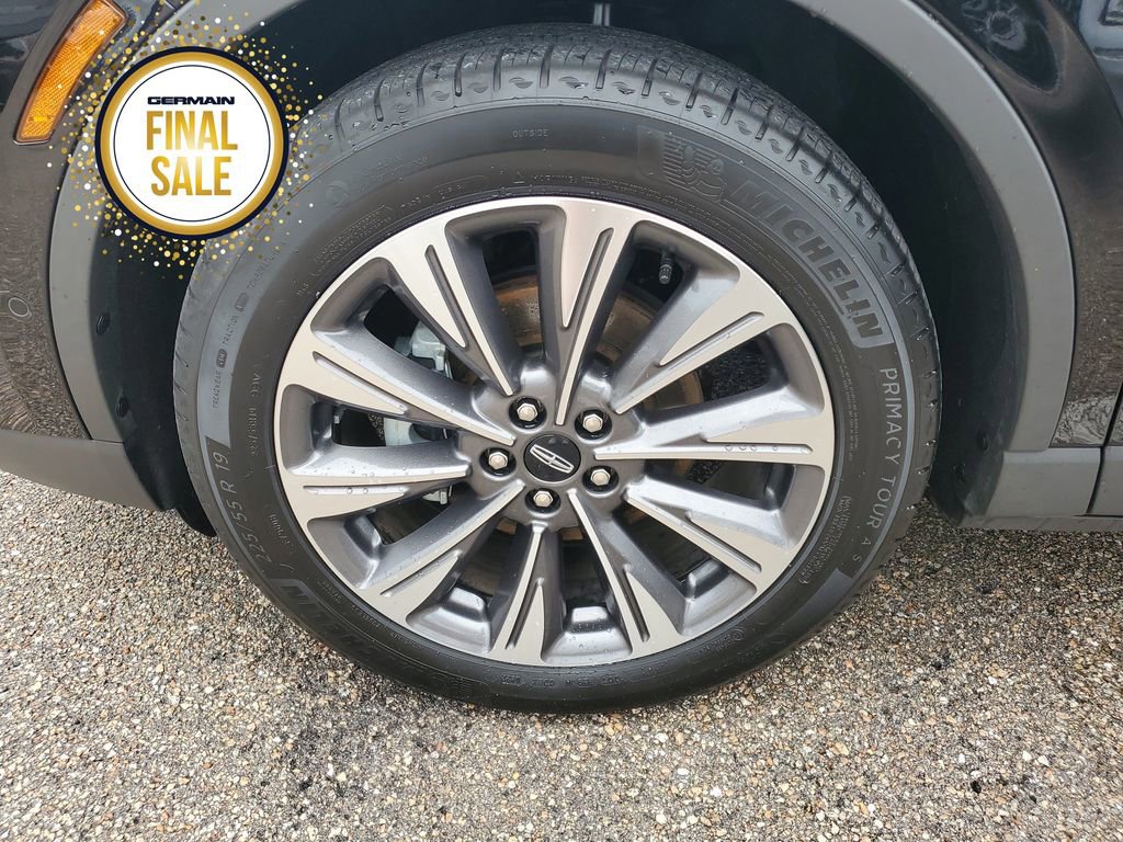 Used 2022 Lincoln Corsair Reserve w/ Equipment Group 201A image 10