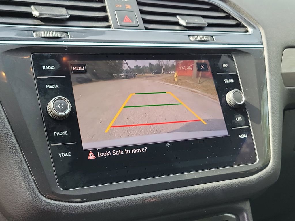 Used 2020 Volkswagen Tiguan SE image 30