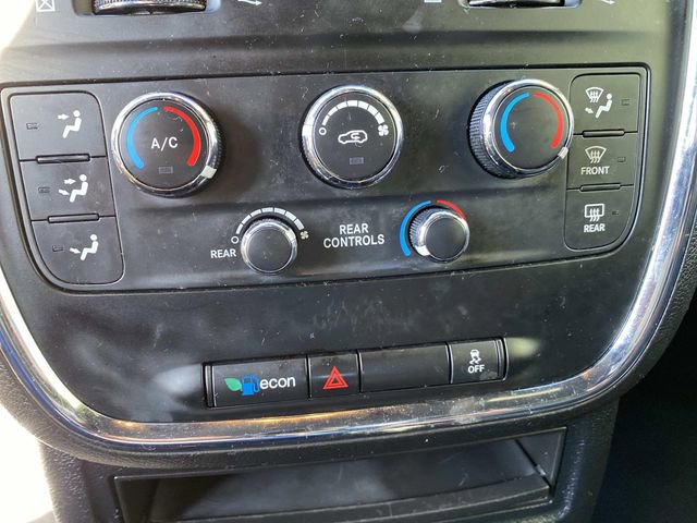 Used 2015 Dodge Grand Caravan SE FWD image 10