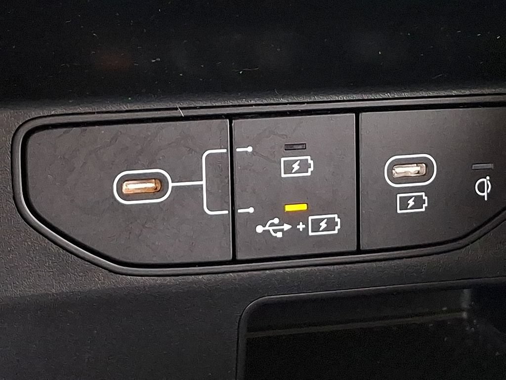 Used 2024 Kia Sorento S FWD image 25