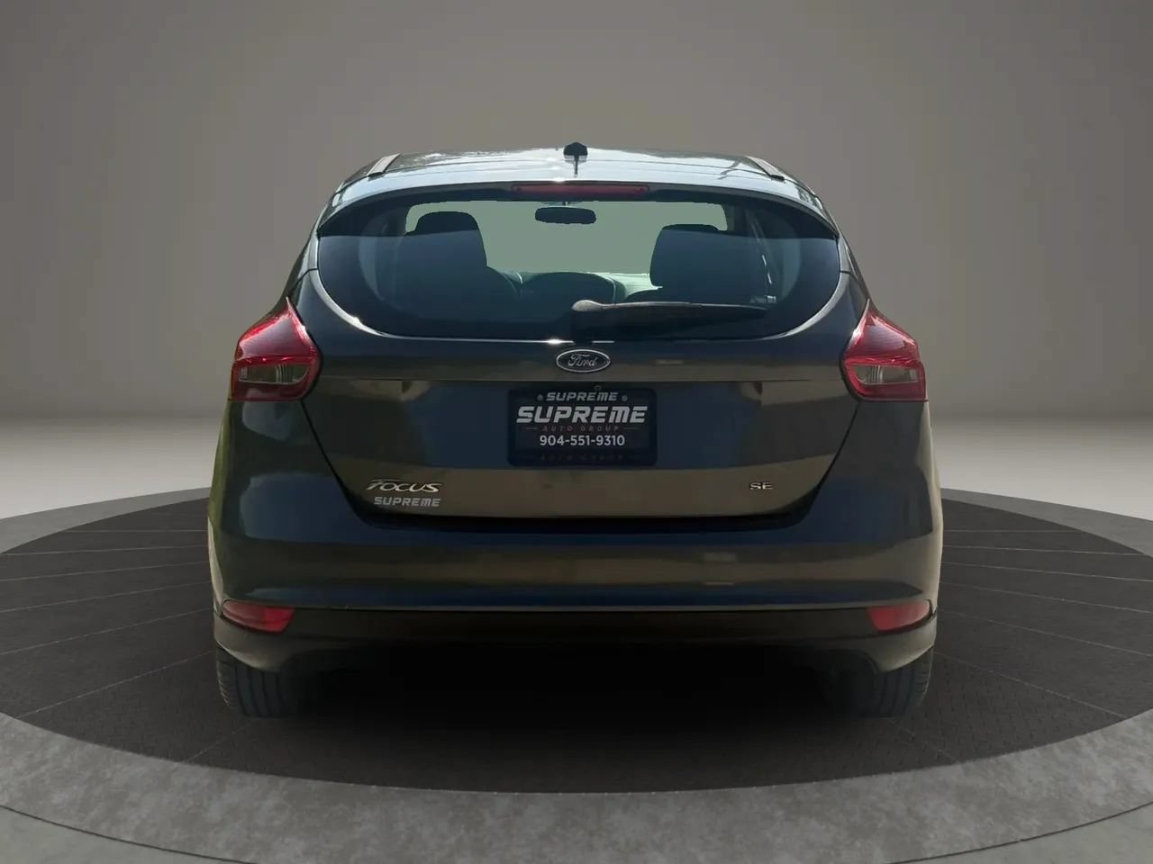 Used 2017 Ford Focus SE FWD image 4