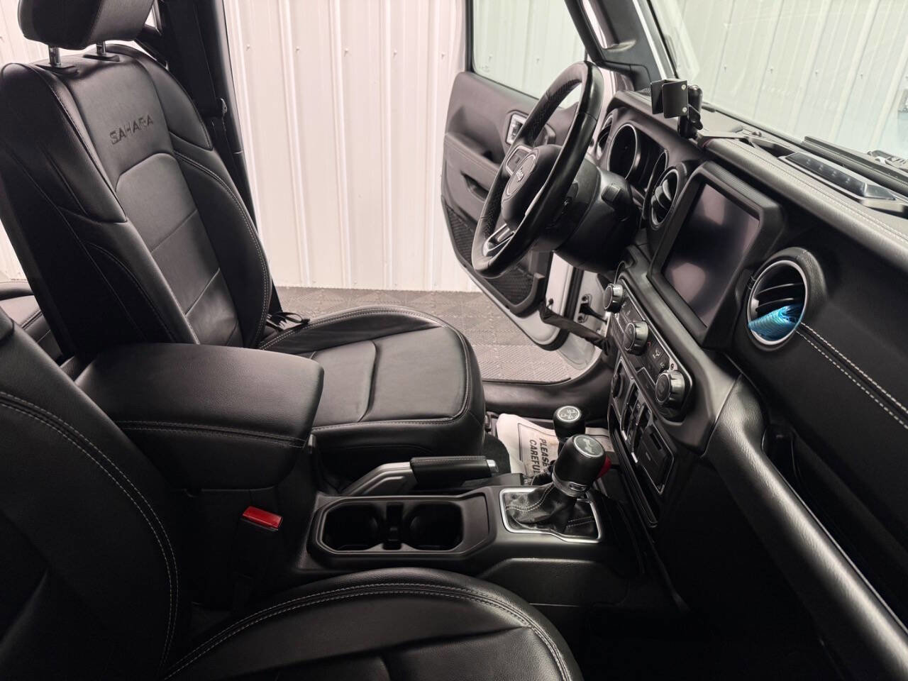 Used 2022 Jeep Wrangler Unlimited Sahara w/ Cold Weather Group image 25