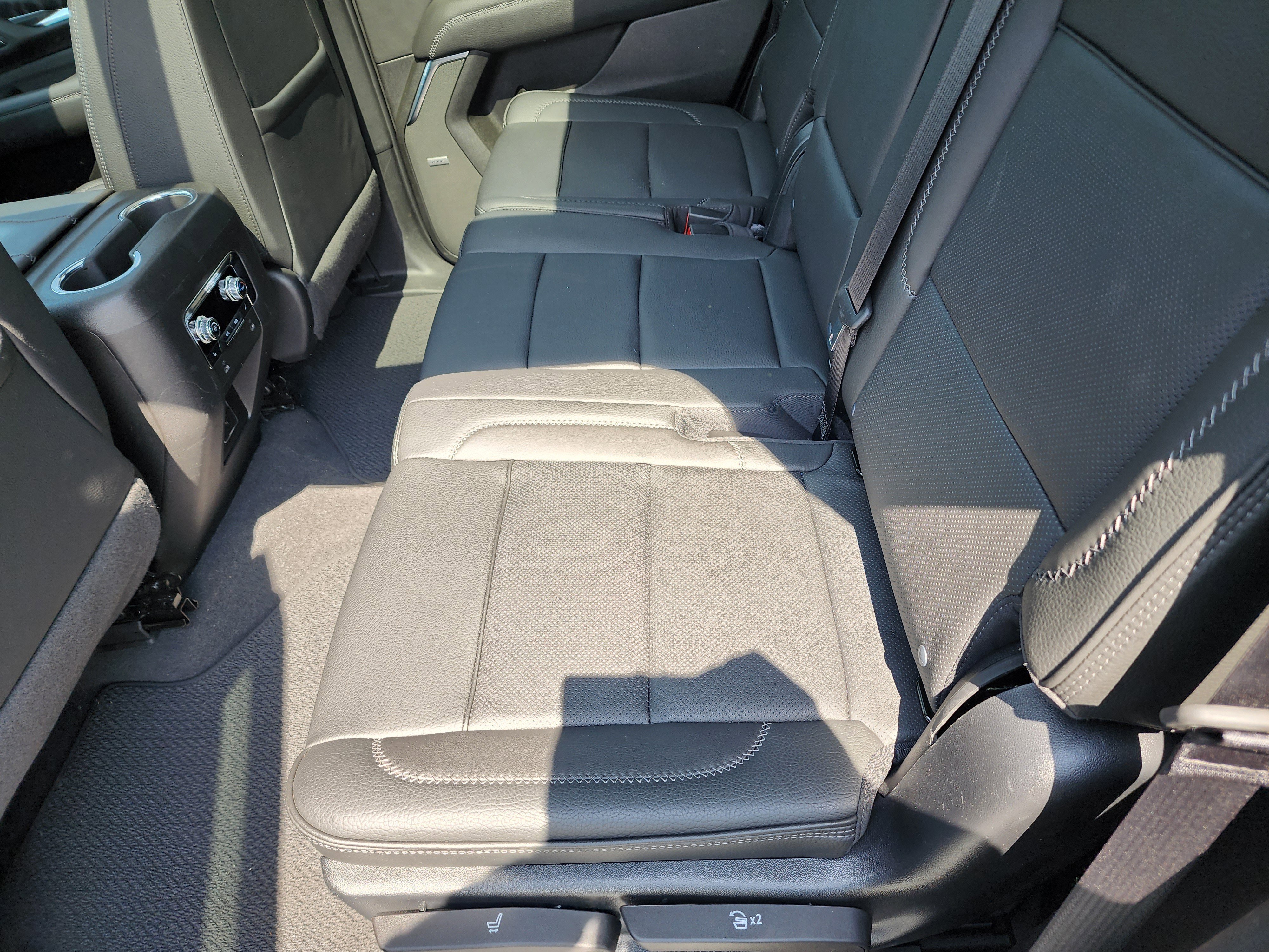 Used 2023 GMC Yukon Denali image 15