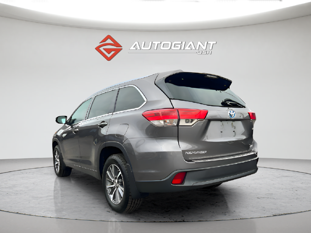 Used 2018 Toyota Highlander XLE AWD/4WD image 4