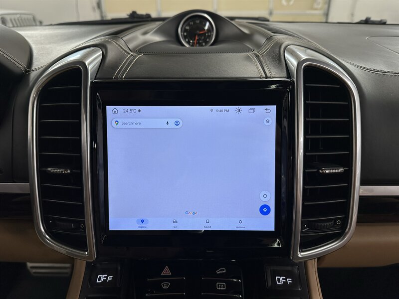 Used 2014 Porsche Cayenne Turbo AWD/4WD image 38
