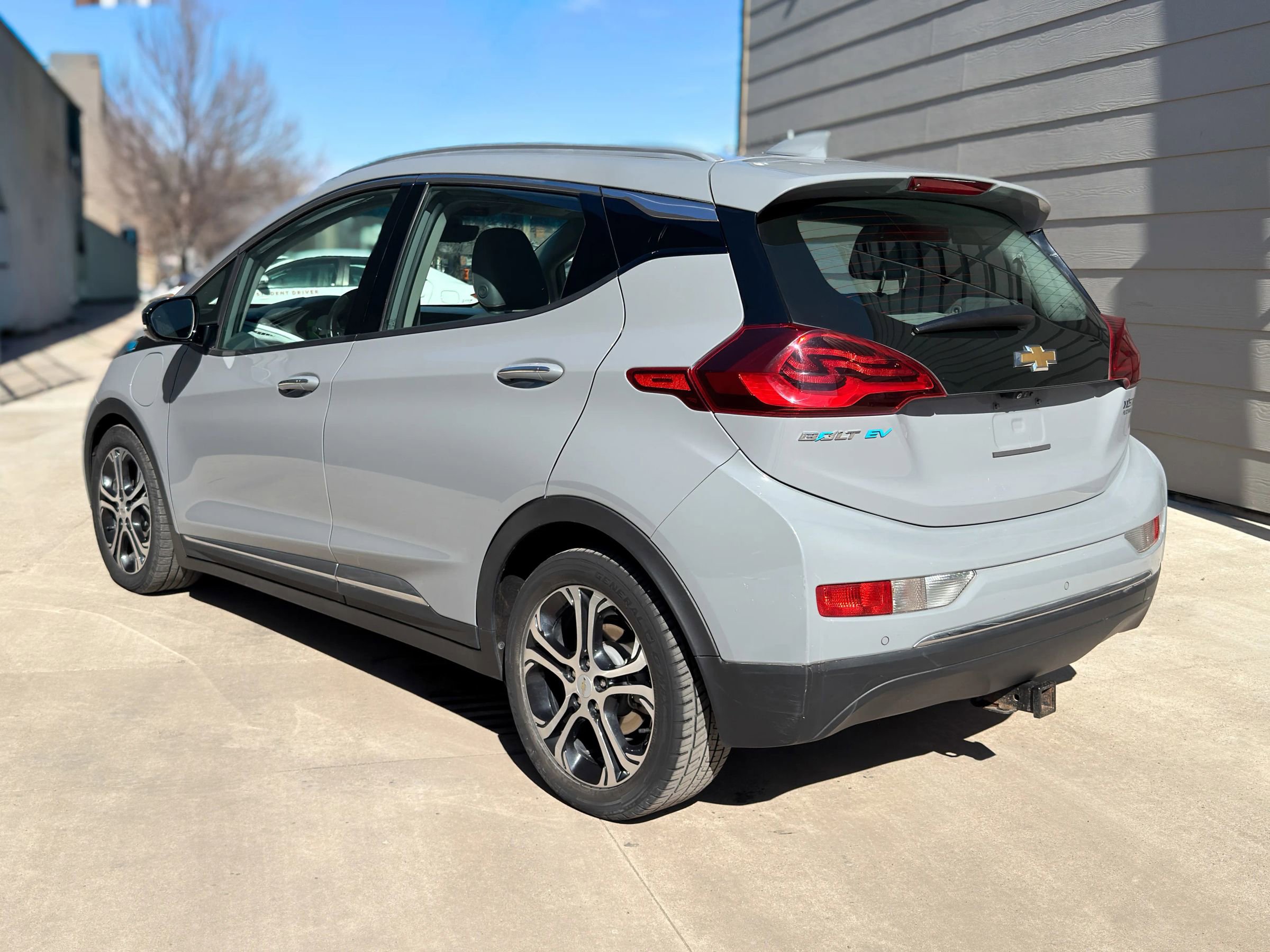 Used 2020 Chevrolet Bolt Premier w/ Infotainment Package image 4