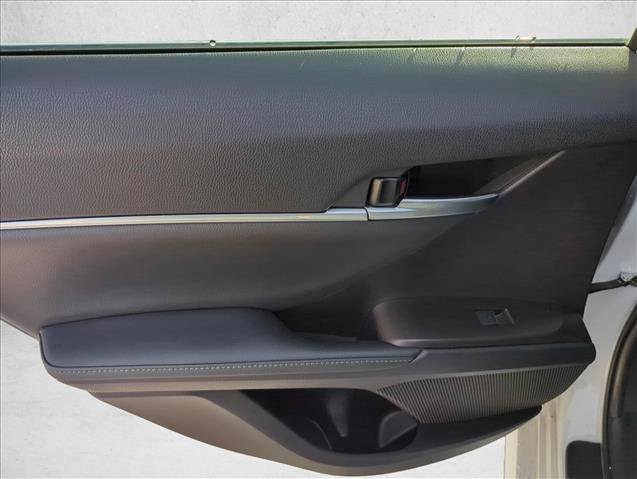 Used 2022 Toyota Camry XLE FWD image 9