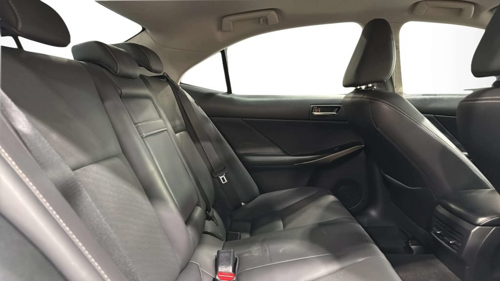 Used 2019 Lexus IS 300 RWD image 11