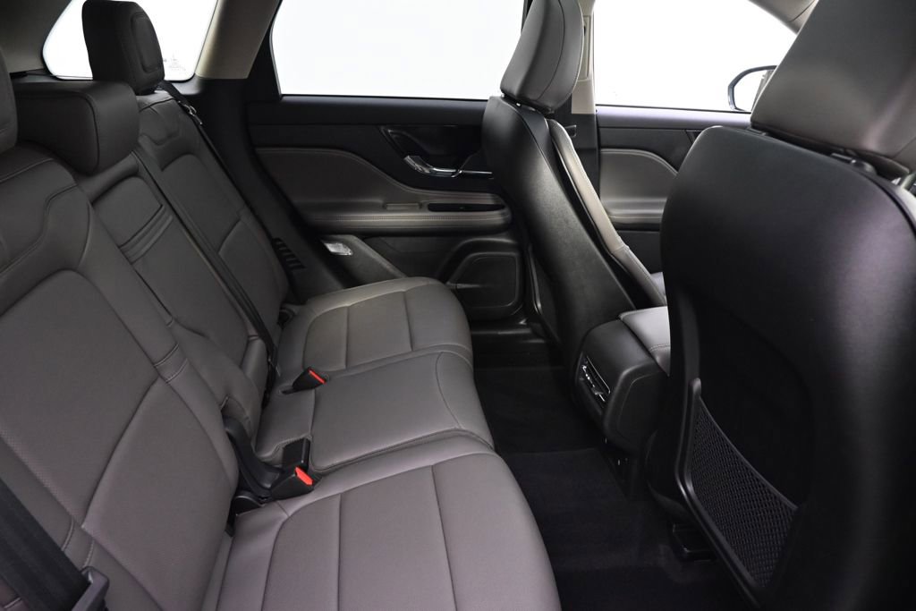 New 2026 Lincoln Corsair Reserve w/ Jet Appearance Package AWD/4WD image 18