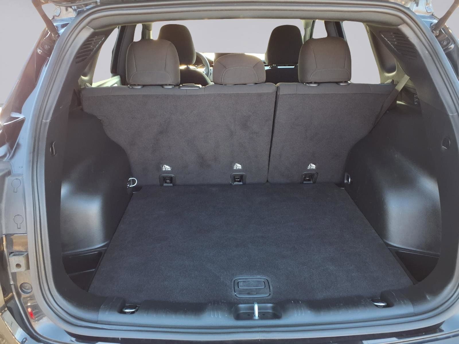 Used 2023 Jeep Compass Sport image 21