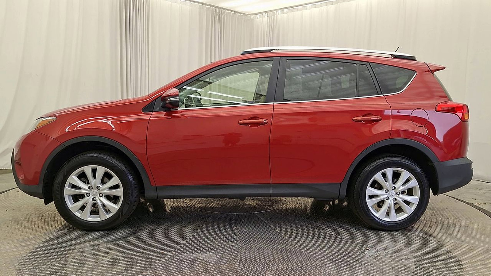 Used 2015 Toyota RAV4 Limited AWD/4WD image 8