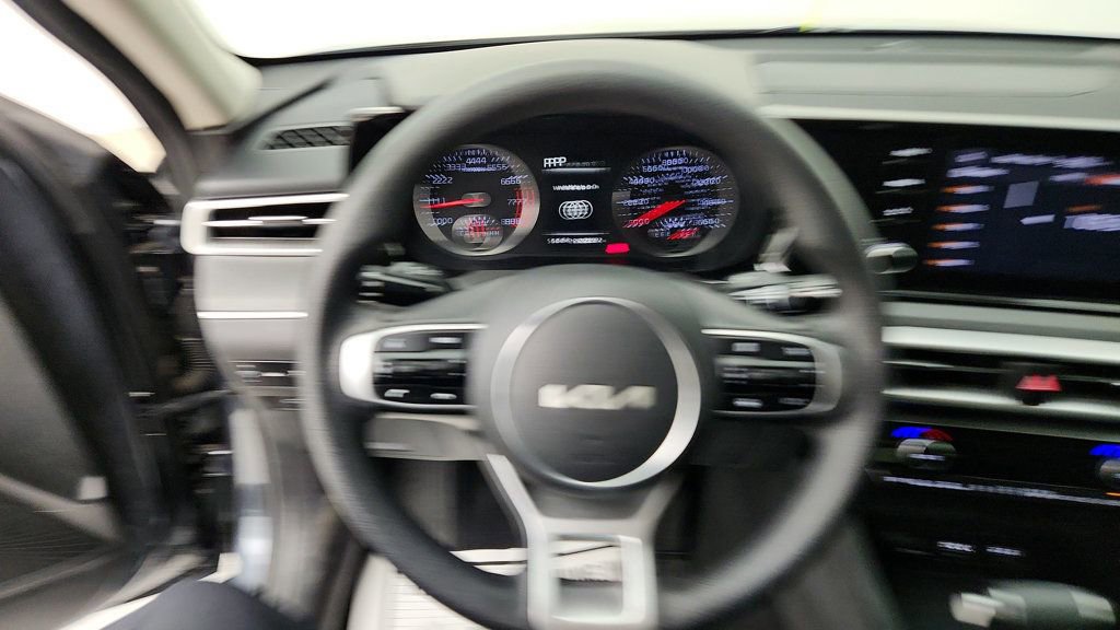 Used 2022 Kia K5 LXS image 12