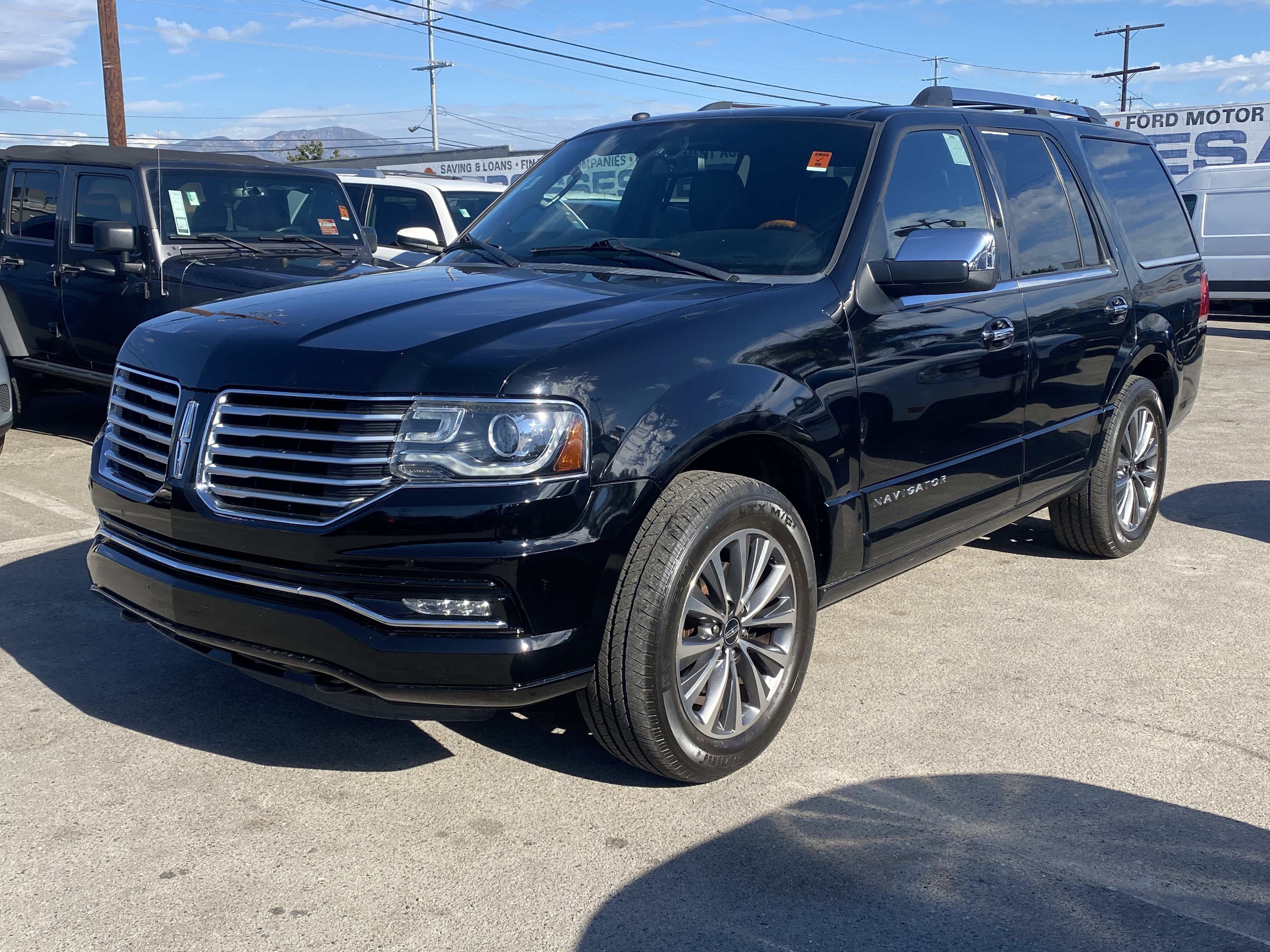 Used 2016 Lincoln Navigator Select image 5