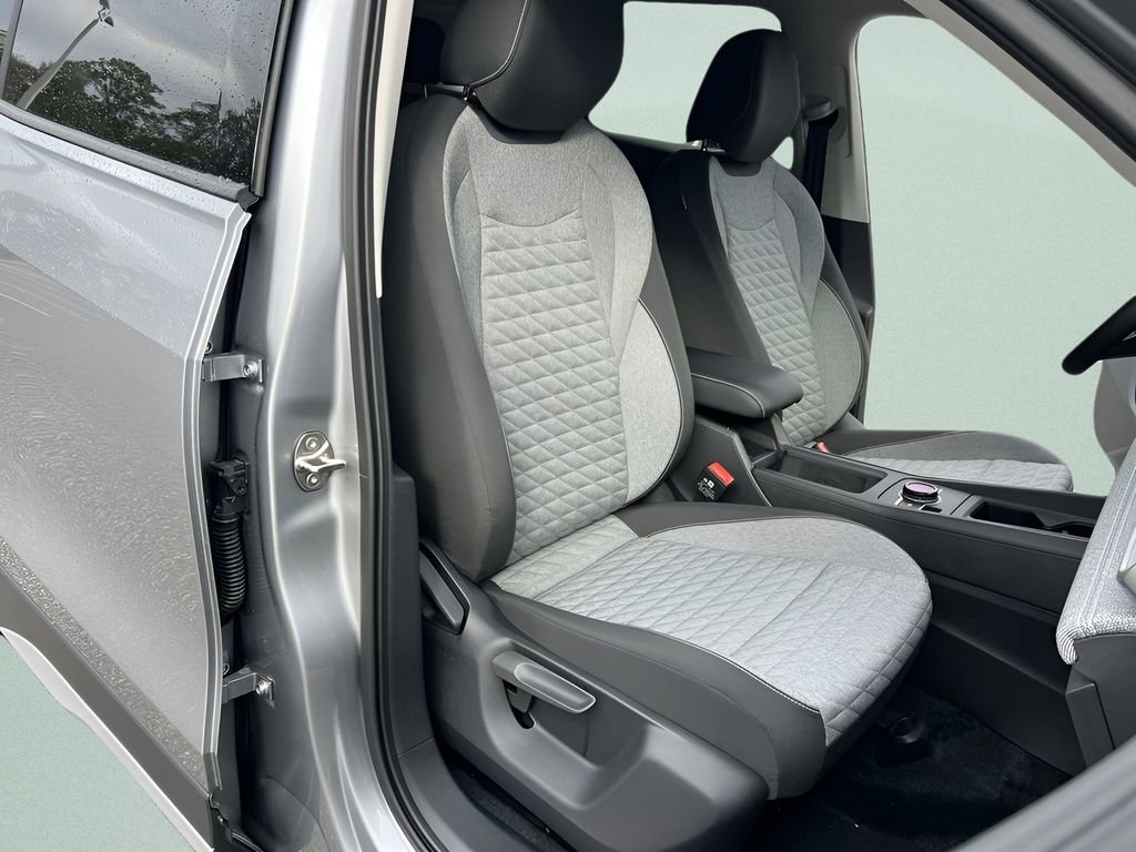 New 2026 Volkswagen Tiguan S image 25