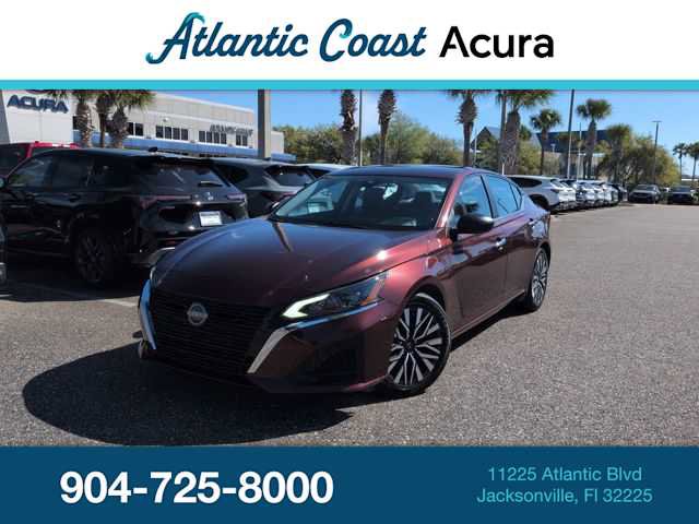 Used 2024 Nissan Altima 2.5 SV image 1