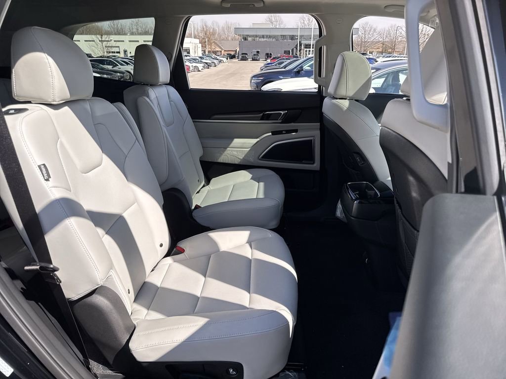 New 2025 Kia Telluride S image 32