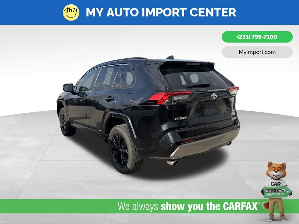 Used 2022 Toyota RAV4 SE w/ Convenience Package AWD/4WD image 4