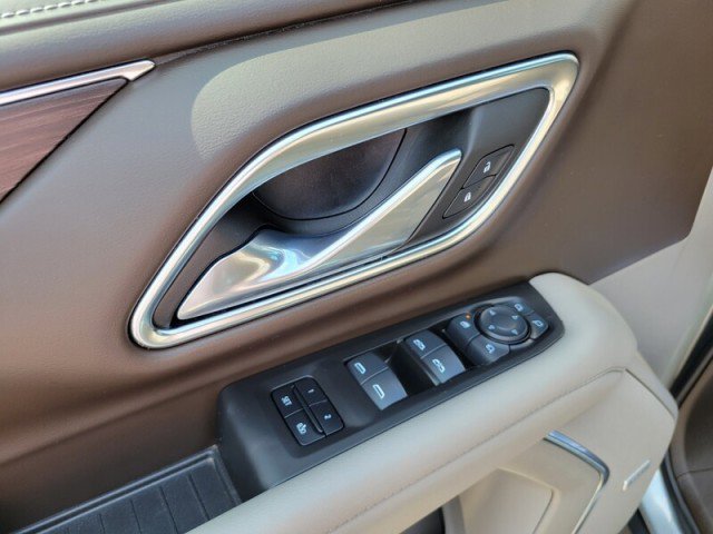 Used 2024 Chevrolet Tahoe Z71 w/ Luxury Package AWD/4WD image 28