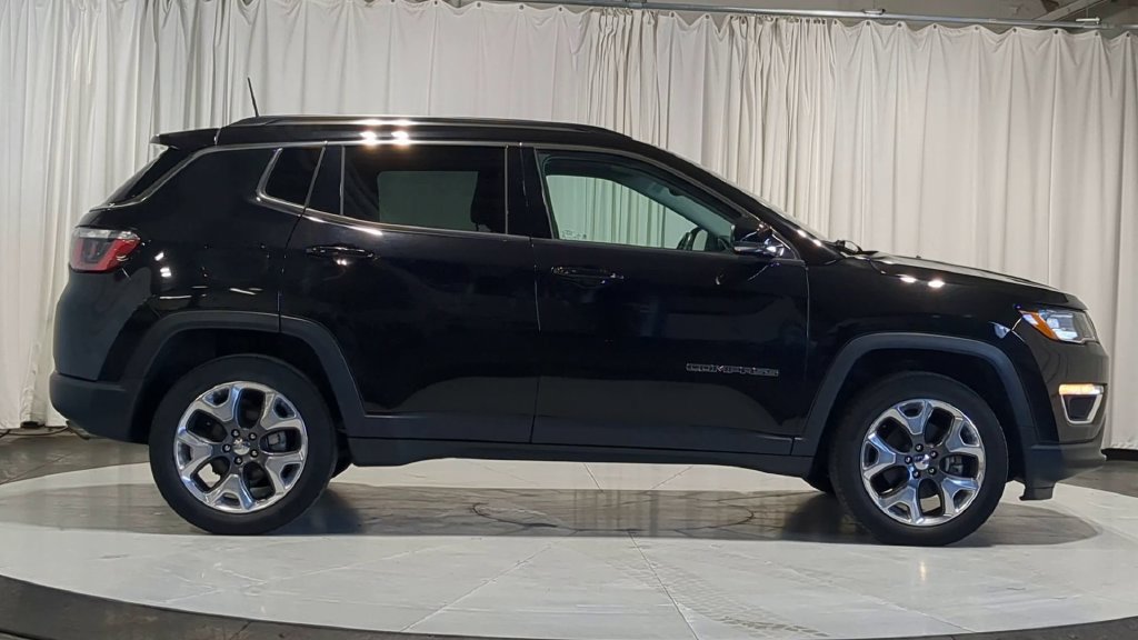 Used 2019 Jeep Compass Limited AWD/4WD image 11