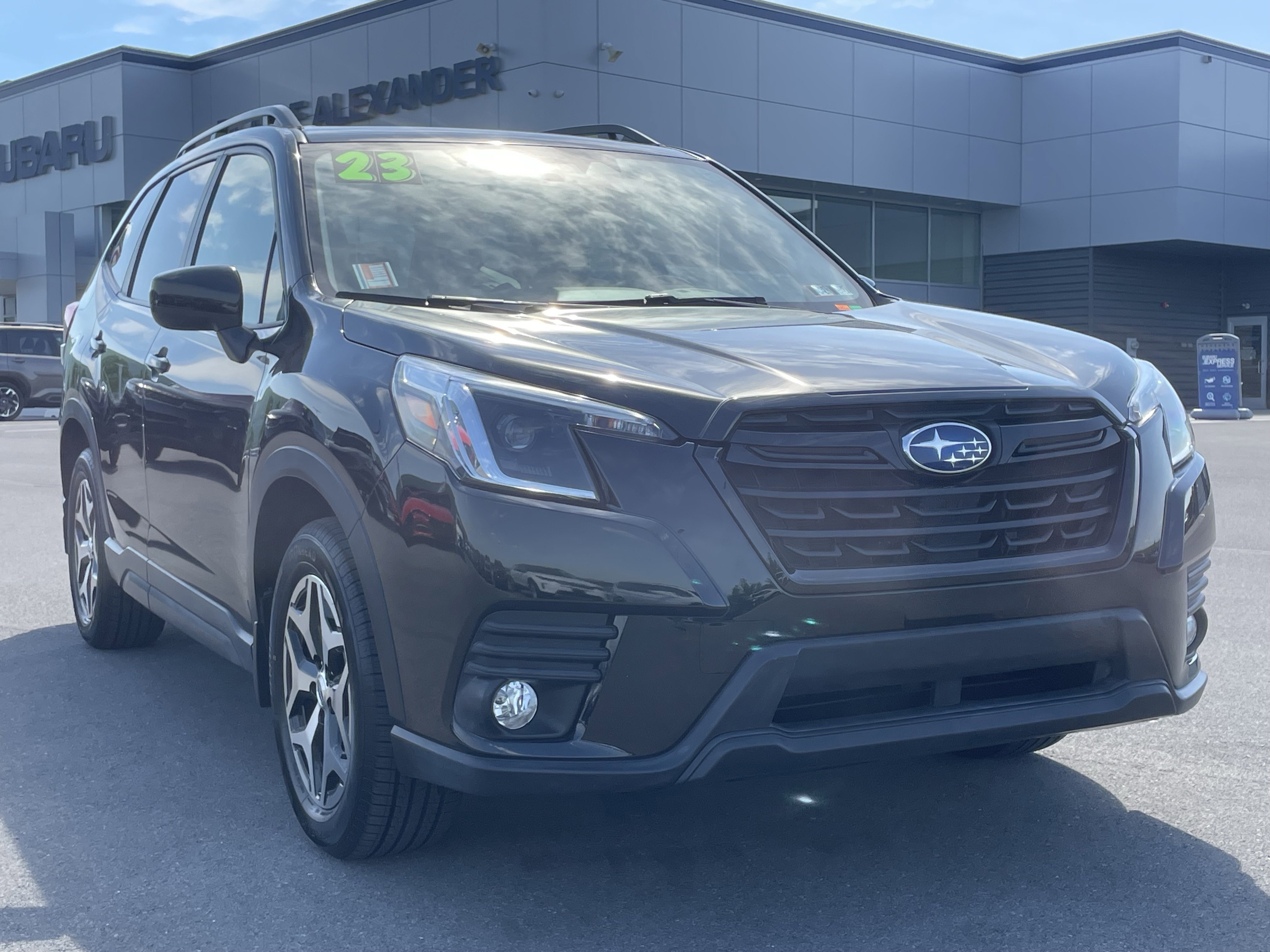 Certified 2023 Subaru Forester Premium AWD/4WD image 1