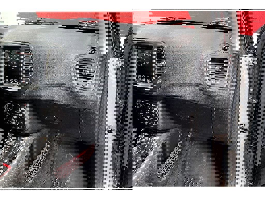 Used 2021 Jeep Compass Trailhawk image 17