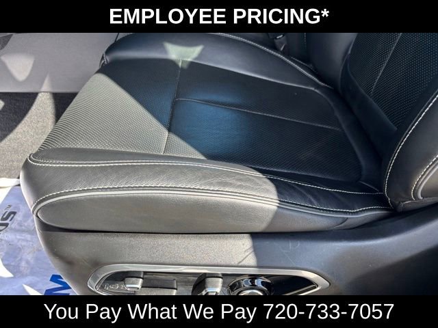 Used 2022 Jeep Grand Cherokee Overland w/ Luxury Tech Group IV AWD/4WD image 16