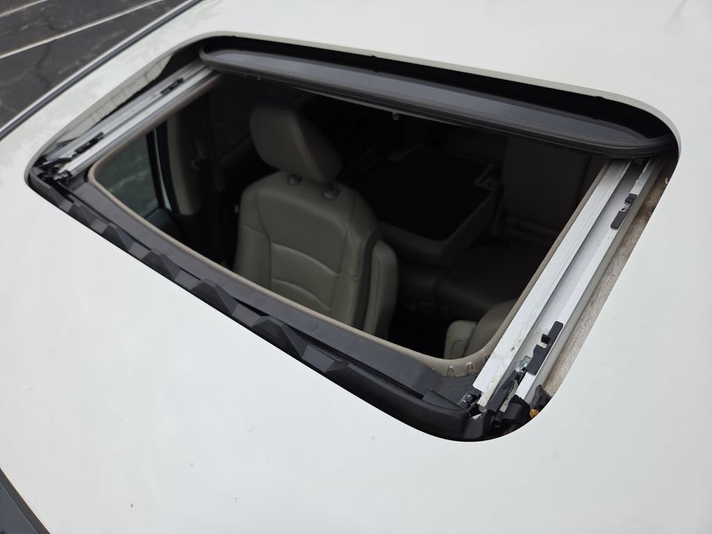 Certified 2017 Honda Pilot EX-L image 4