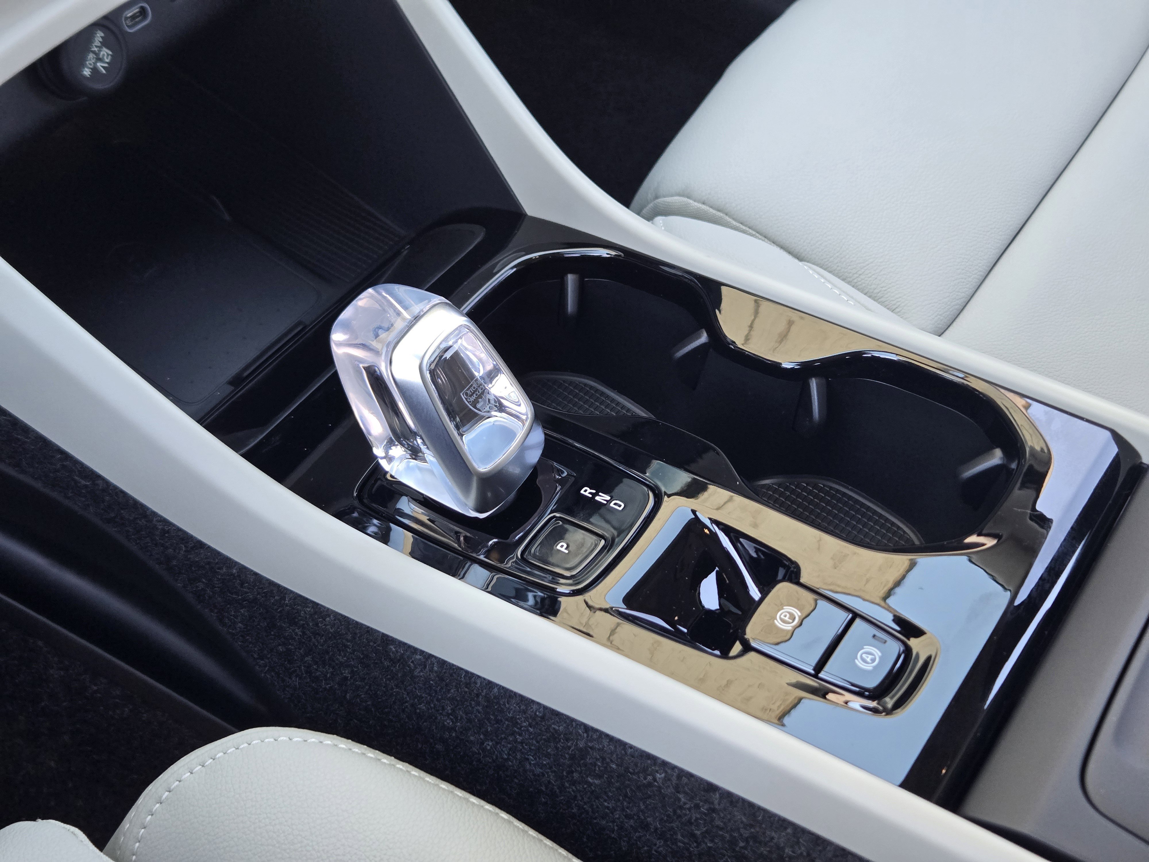 New 2026 Volvo XC40 B4 Plus w/ Protection Package Premier image 22