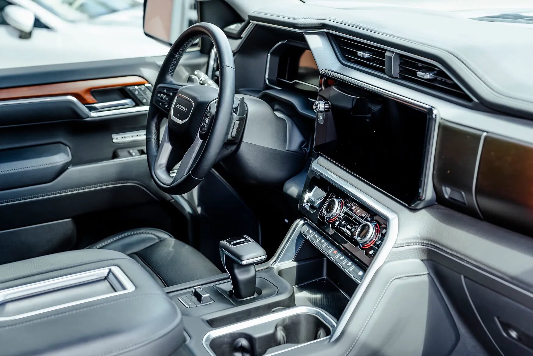 Used 2022 GMC Sierra 1500 Denali image 2