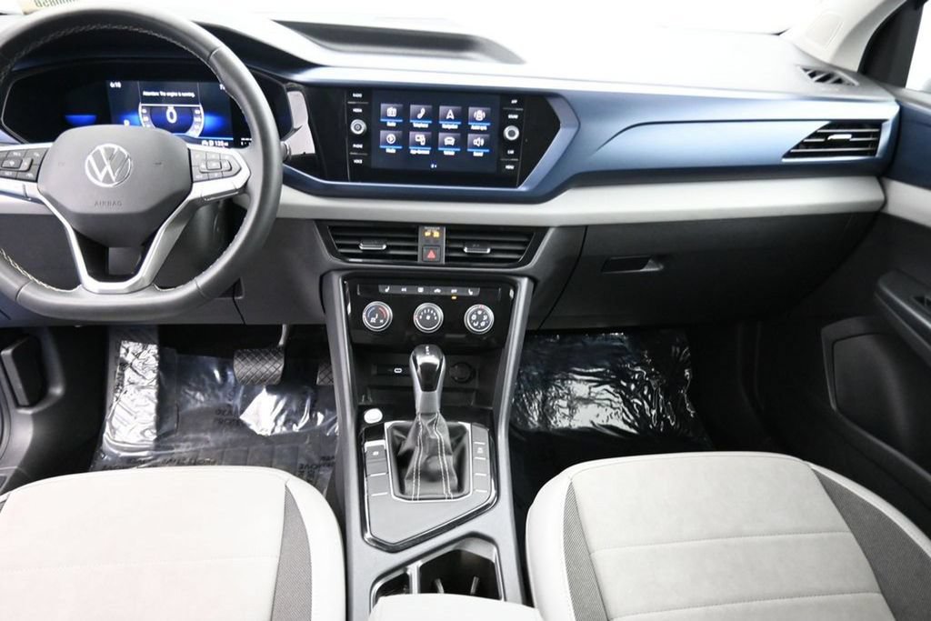Used 2023 Volkswagen Taos SE w/ Panoramic Sunroof Package FWD image 26