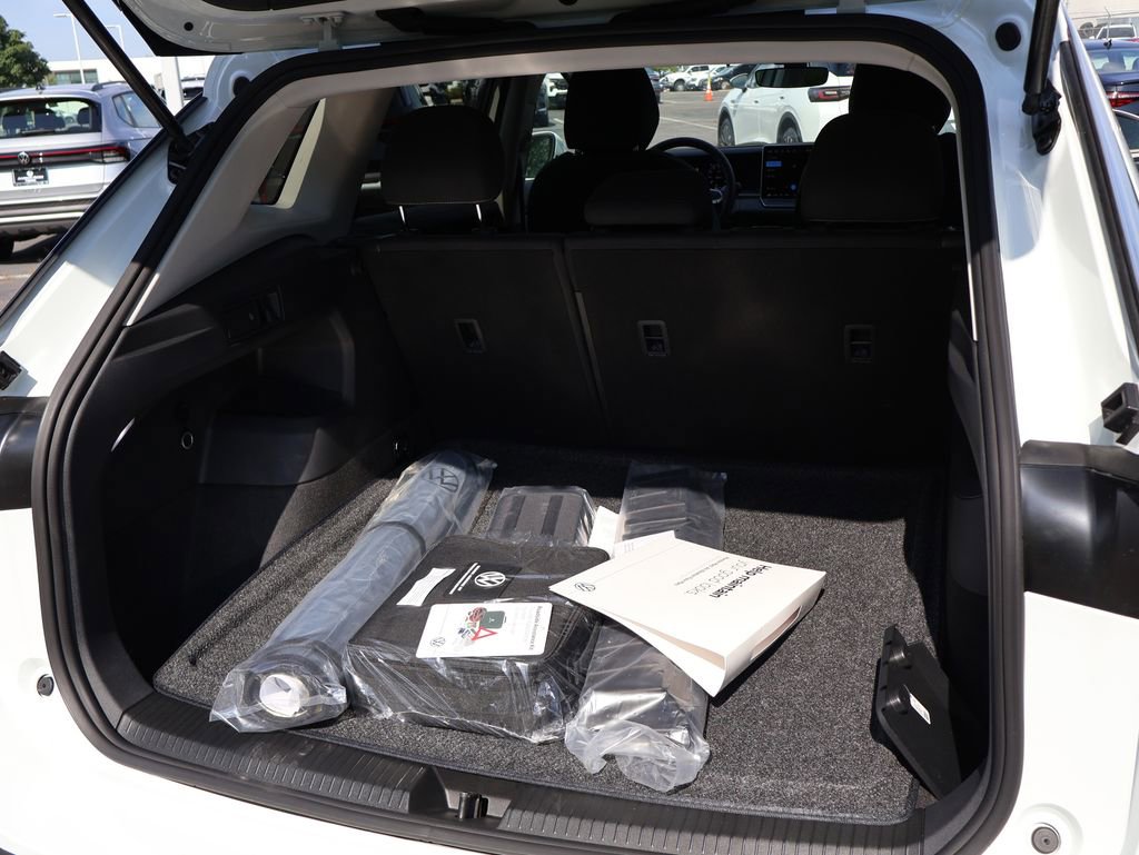 New 2025 Volkswagen Tiguan S image 17