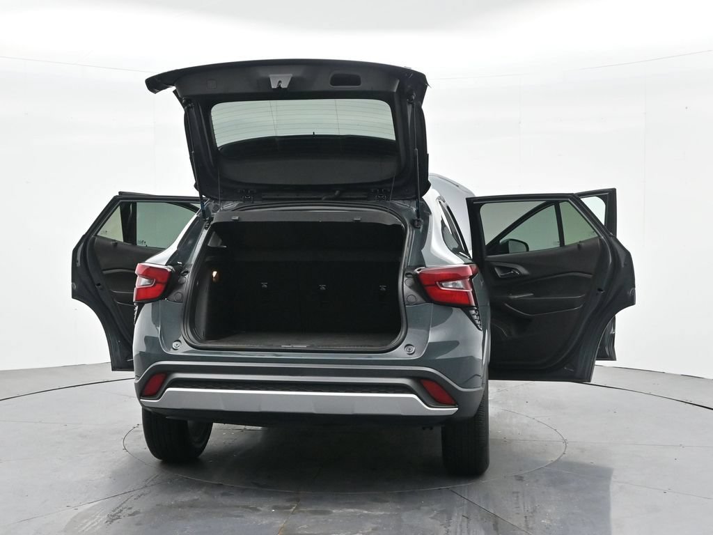 Used 2025 Chevrolet Trax LT FWD image 41