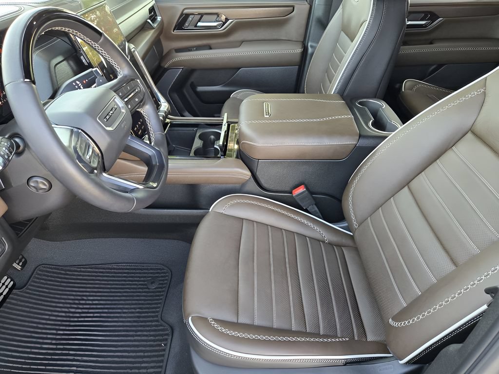 Used 2026 GMC Yukon Denali Ultimate AWD/4WD image 12