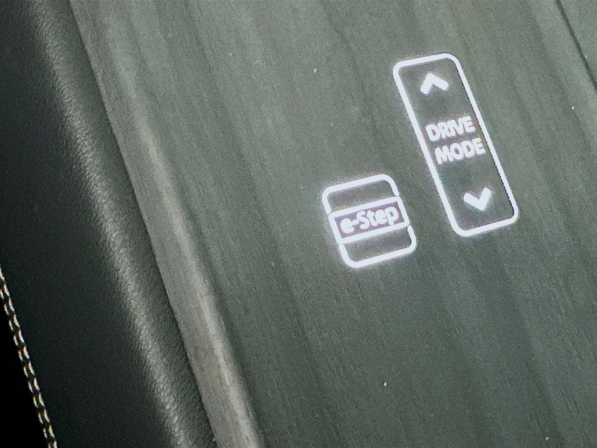 Used 2023 Nissan Ariya VENTURE+ image 25