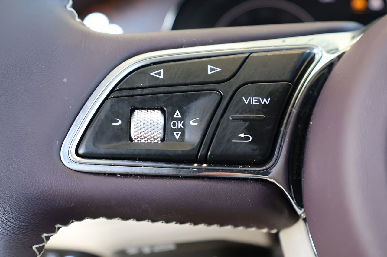 Used 2023 Bentley Bentayga Extended Wheelbase AWD/4WD image 27