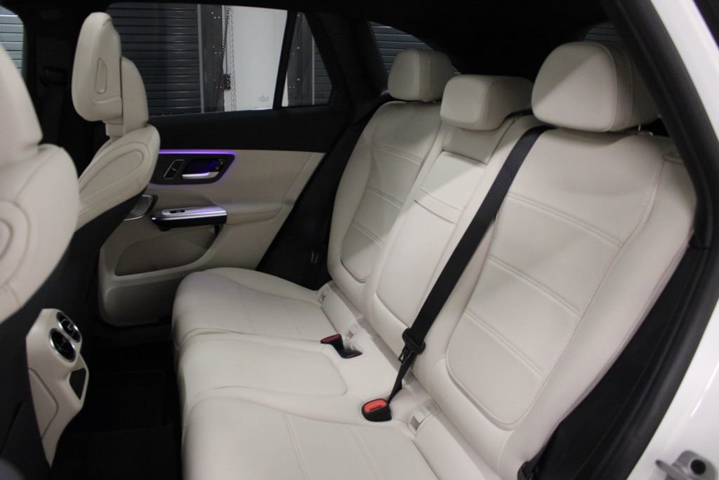 Used 2024 Mercedes-Benz GLC 300 image 33