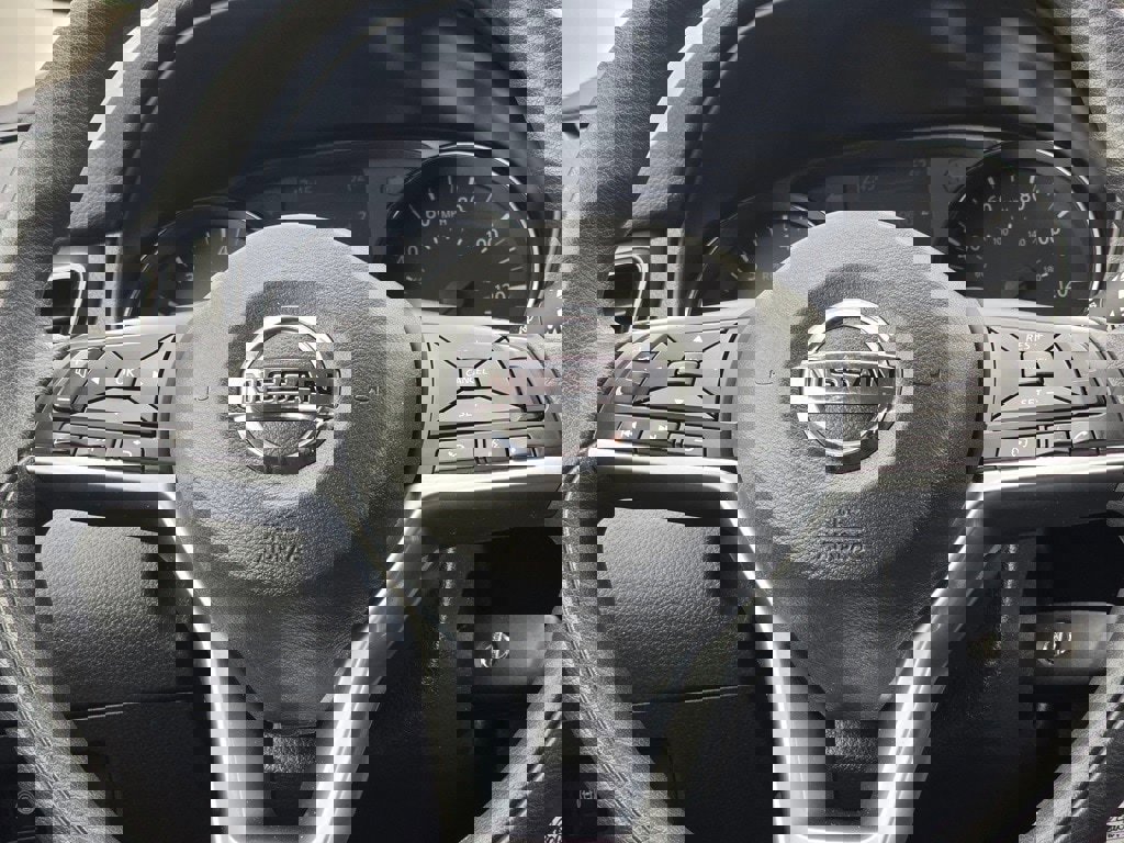 Used 2022 Nissan Rogue Sport S image 15