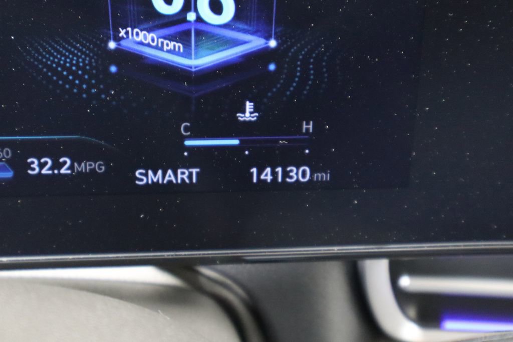 Used 2025 Hyundai Elantra SEL image 39