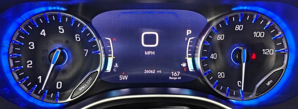 Used 2025 Chrysler Pacifica Select image 65