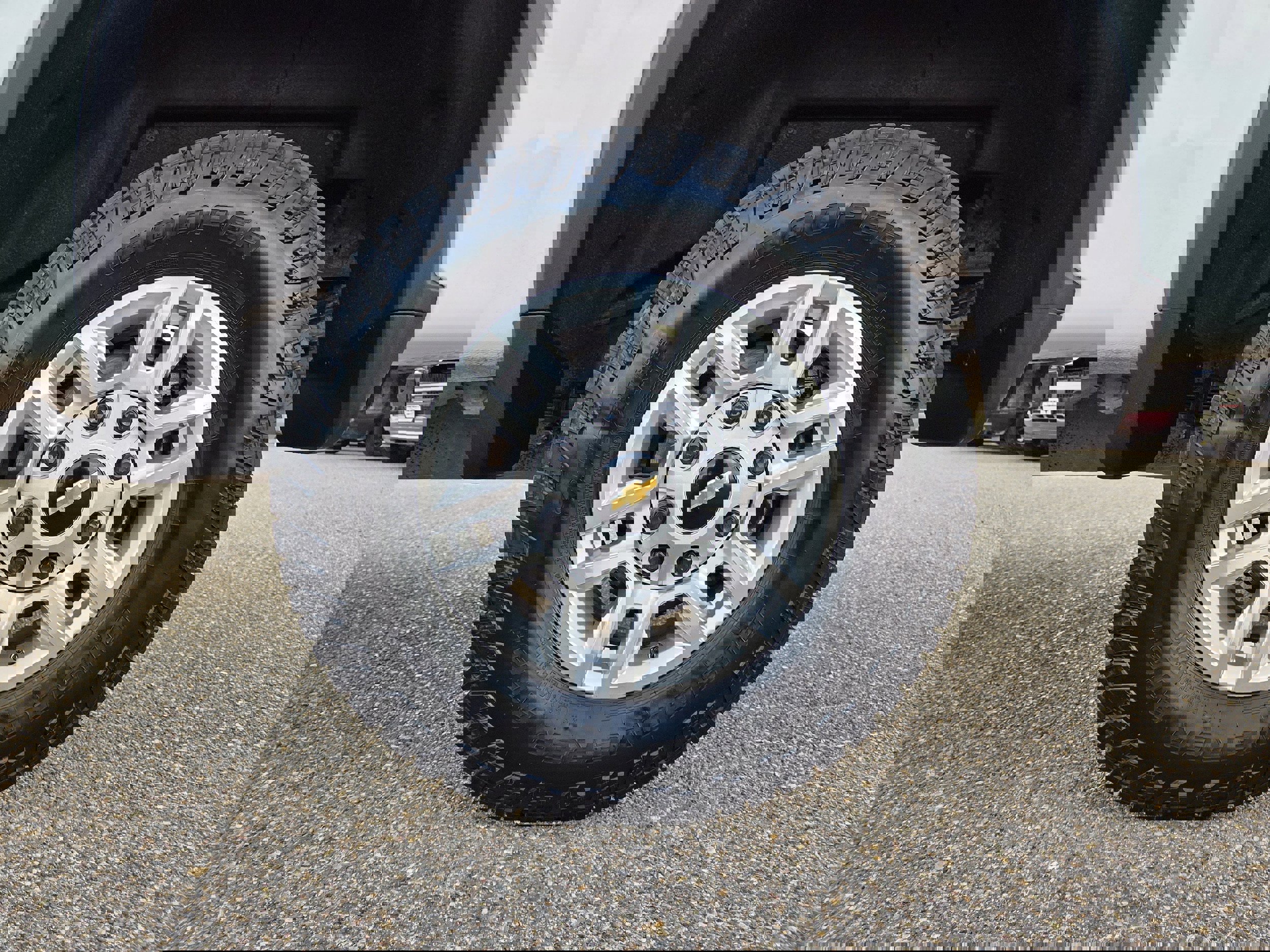 Used 2024 Chevrolet Silverado 2500 LT image 9