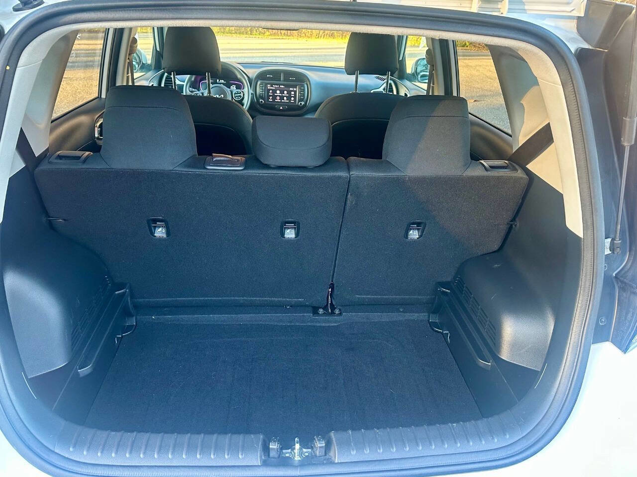 Used 2024 Kia Soul LX w/ Option Group 015 image 6