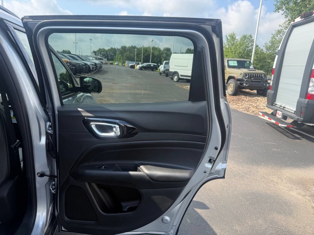 New 2026 Jeep Compass Latitude AWD/4WD image 46