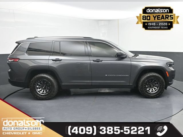 Used 2023 Jeep Grand Cherokee L Laredo RWD image 2