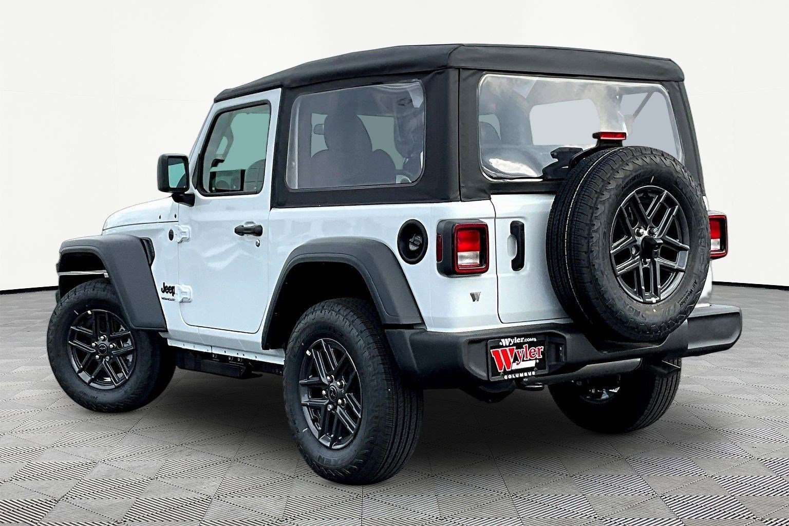 Used 2026 Jeep Wrangler Sport AWD/4WD image 3