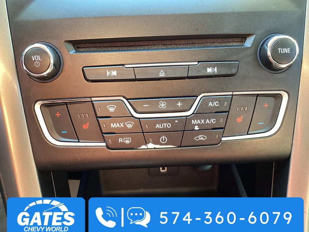 Used 2018 Ford Fusion SE w/ Fusion SE Technology Package FWD image 15