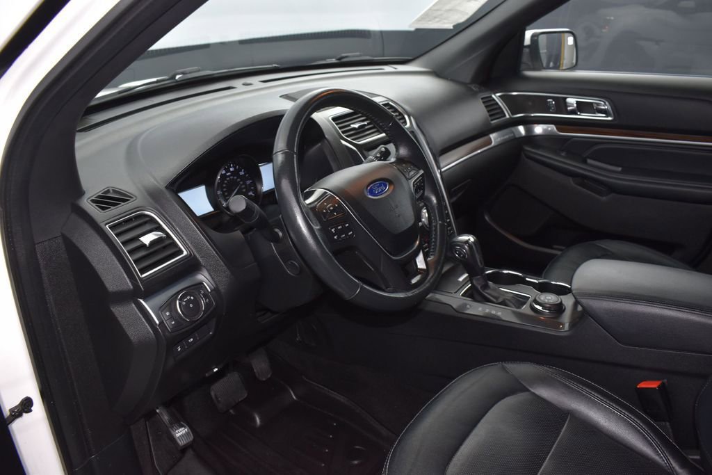 Used 2019 Ford Explorer Limited w/ Class III Trailer Tow Package AWD/4WD image 8