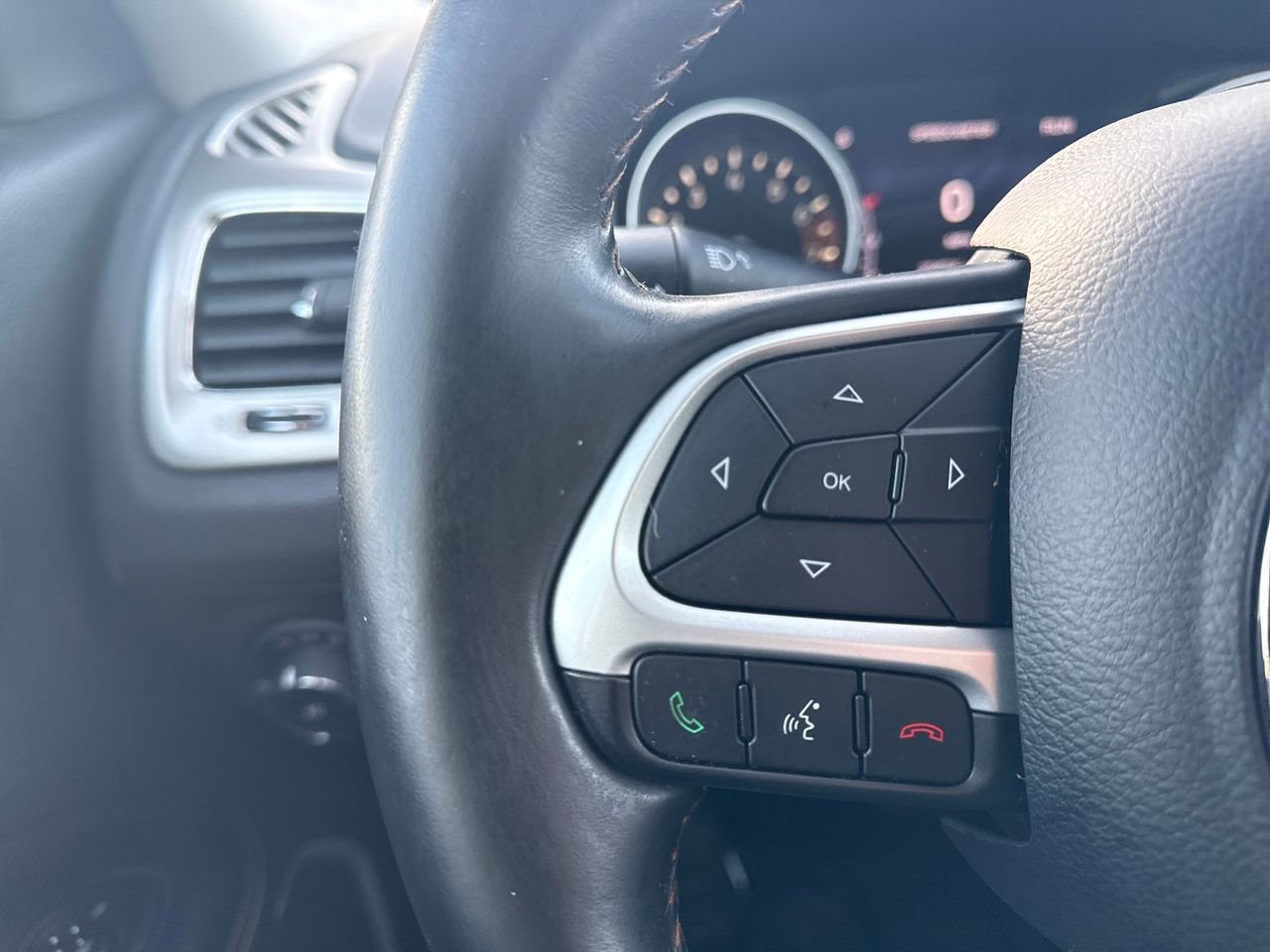 Used 2017 Jeep Compass Latitude w/ Popular Equipment Group image 28